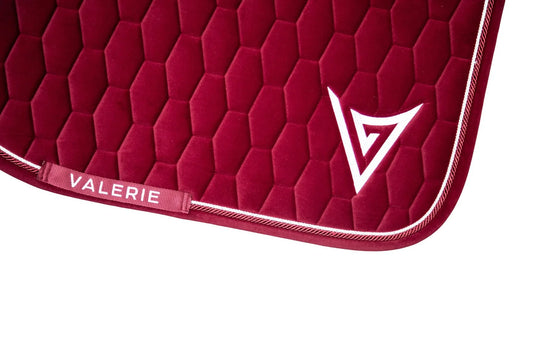 Velvet Jumping Saddle Pad “Compliance”